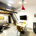 بيت للعطل Urban Grey