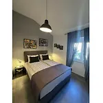 بيت للعطل Urban Grey بوريتش