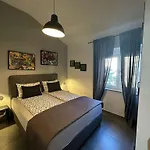 بيت للعطل Urban Grey *