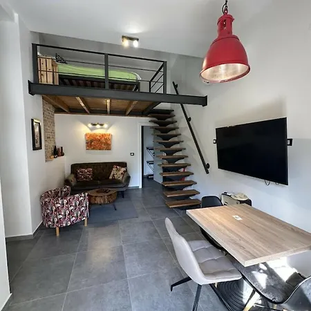 Urban Grey بيت للعطل *